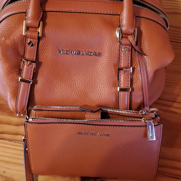 Michael Kors Bedford Legacy Burnt Orange Satchel and Wallet with storage bag. - Picture 2 of 7